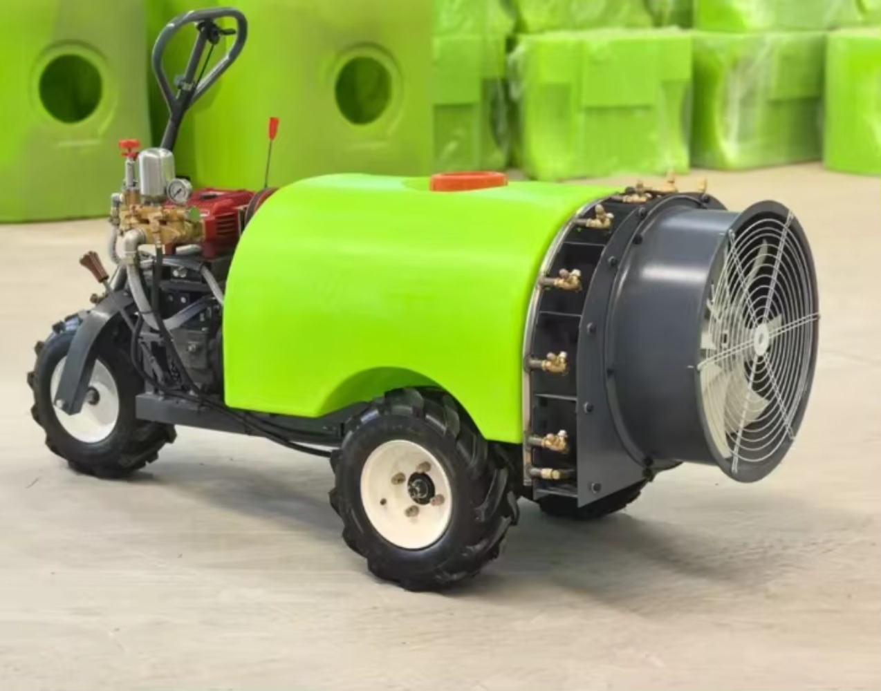 Kendi Kendine Giden Hava Tahri - Orchard Sprayer Tractor incelemesi ve fiyatı
